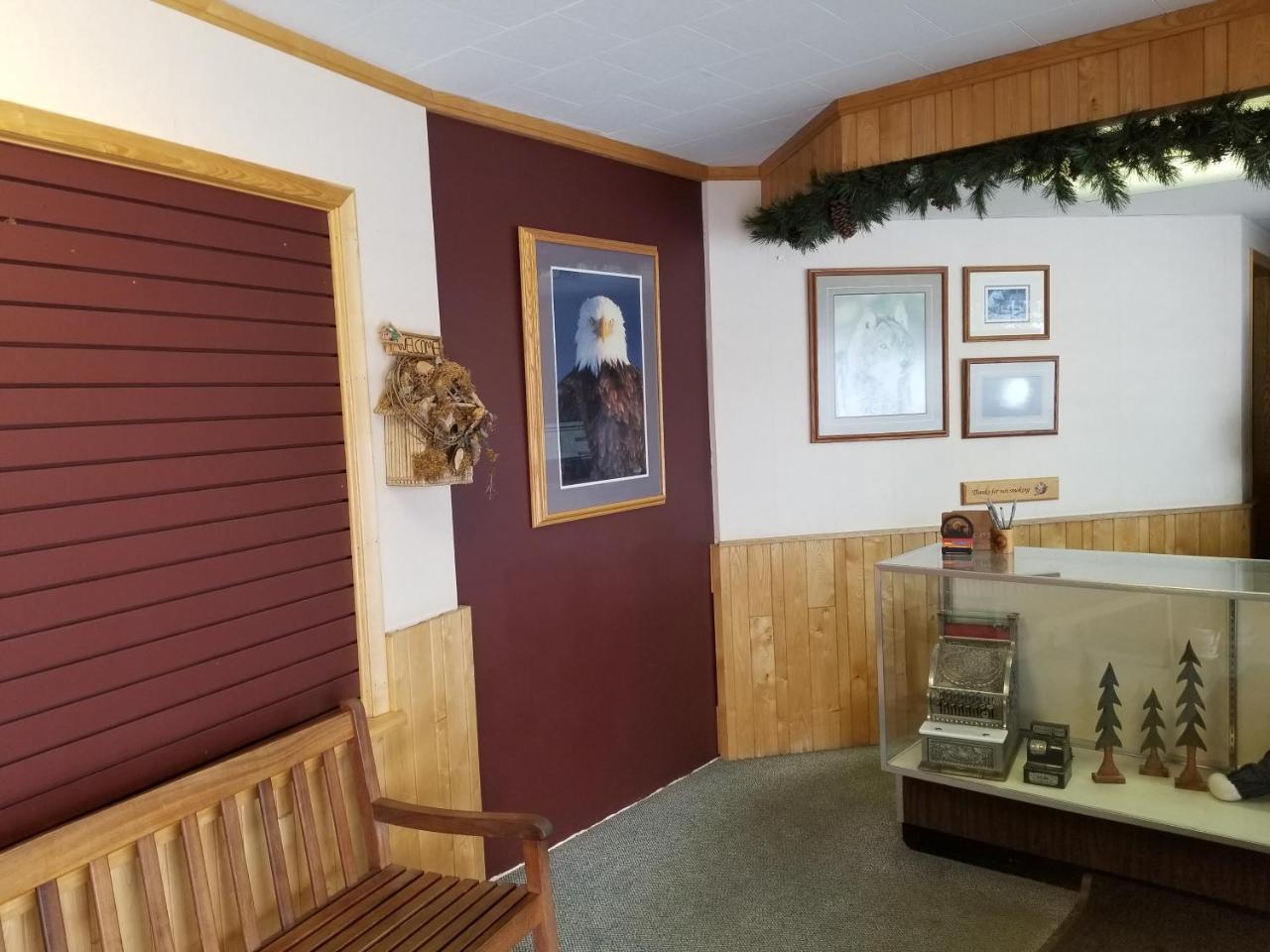 Lakeshor Motor Inn 2*